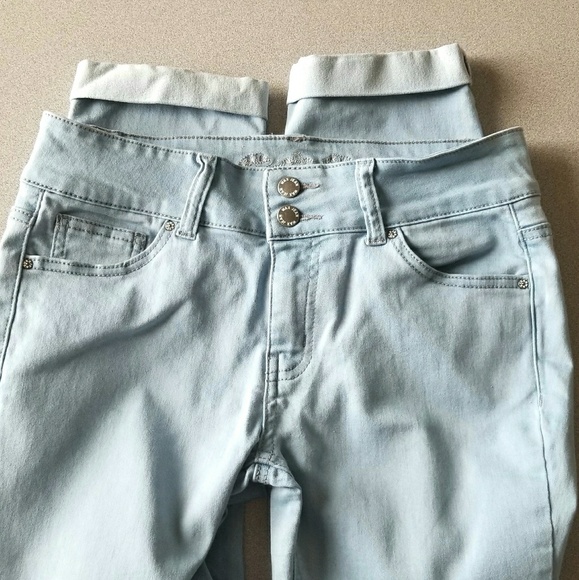 ❌Sold❌L.A. premium wax jean capri size 7 - Picture 6 of 6